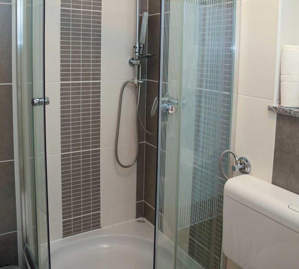 Adrian-Apartments-51511-Malinska-Otok-Krk Primorska 21 外观 照片
